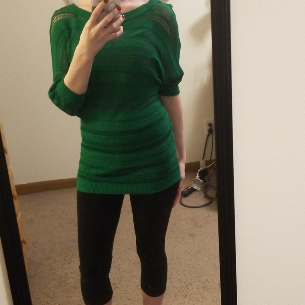 Green Express eyelet top